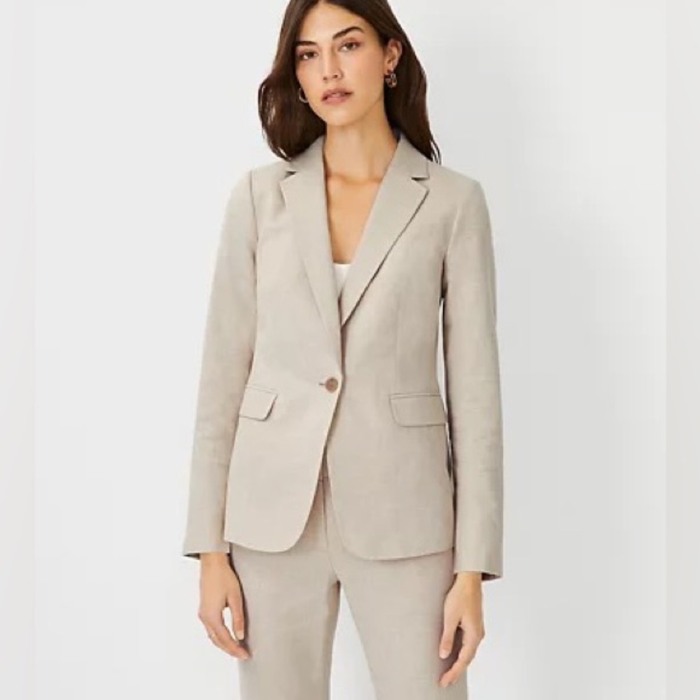 Ann Taylor The One Button Blazer in Whiskey Cream/tan size 8